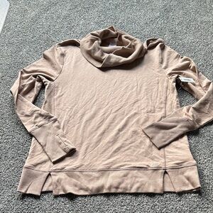 NWT Amazon Essentials top